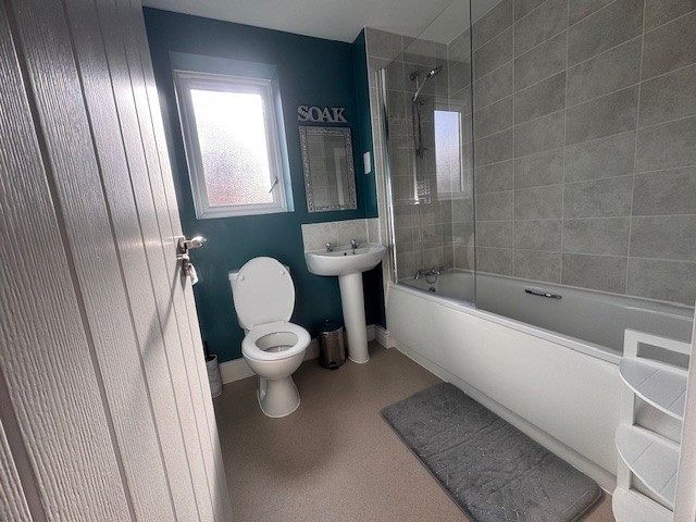 24 Graham Edge, Littlecombe, Dursley